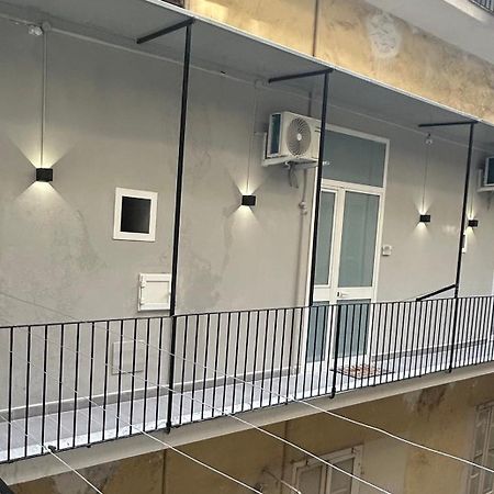 Valentino Caracciolo 105 Apartment Naples Luaran gambar