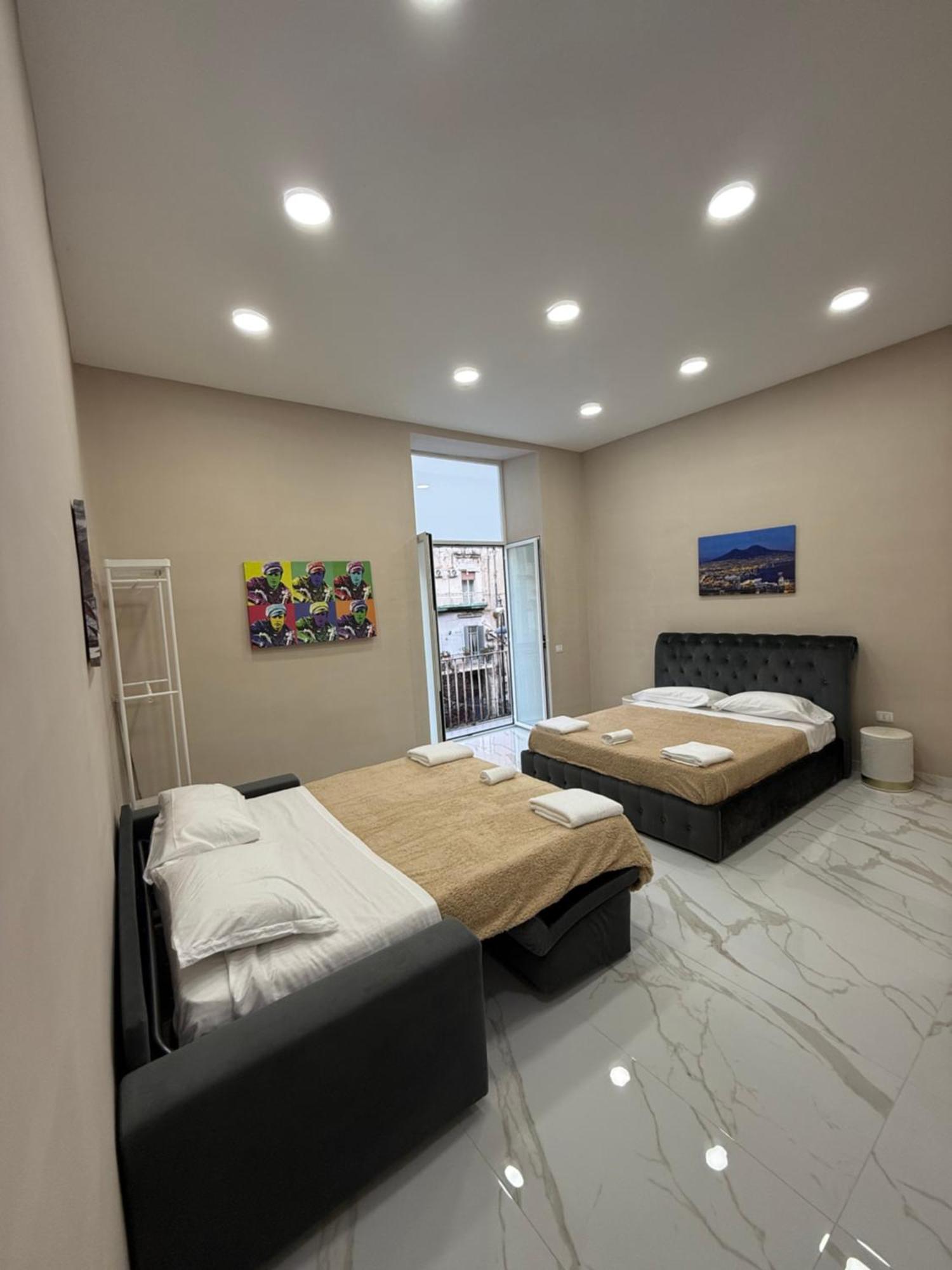 Valentino Caracciolo 105 Apartment Naples Luaran gambar