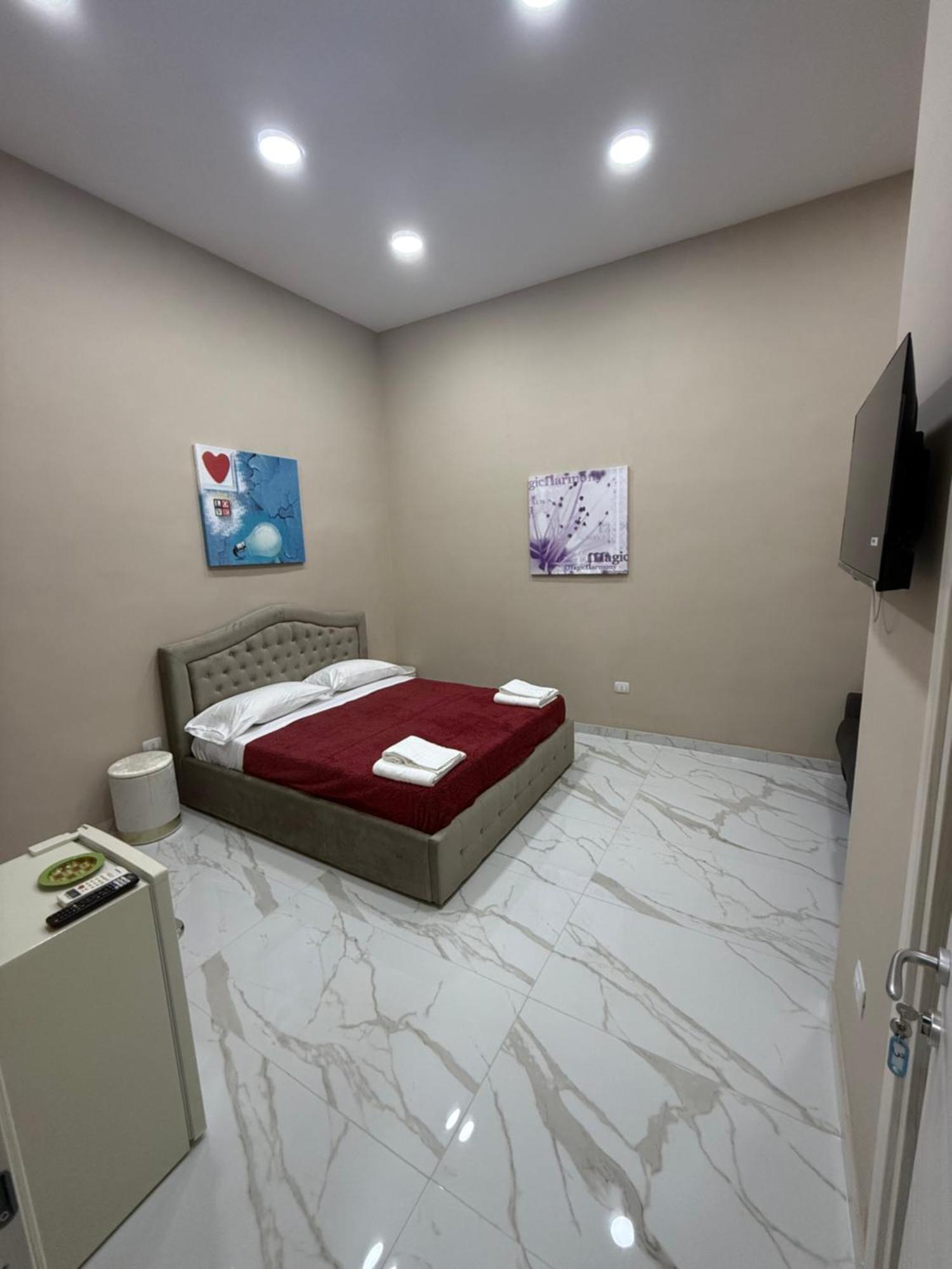Valentino Caracciolo 105 Apartment Naples Luaran gambar
