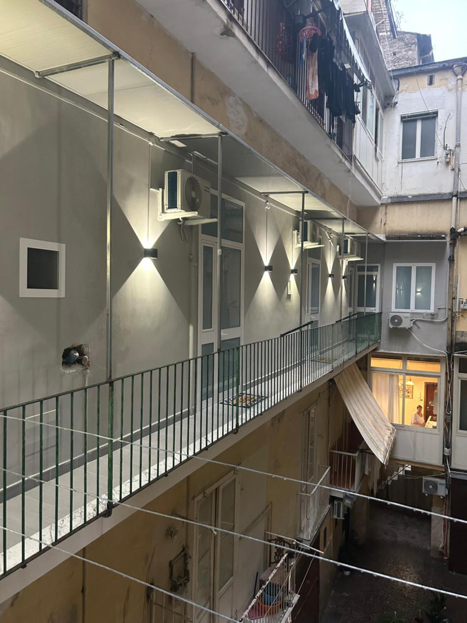 Valentino Caracciolo 105 Apartment Naples Luaran gambar