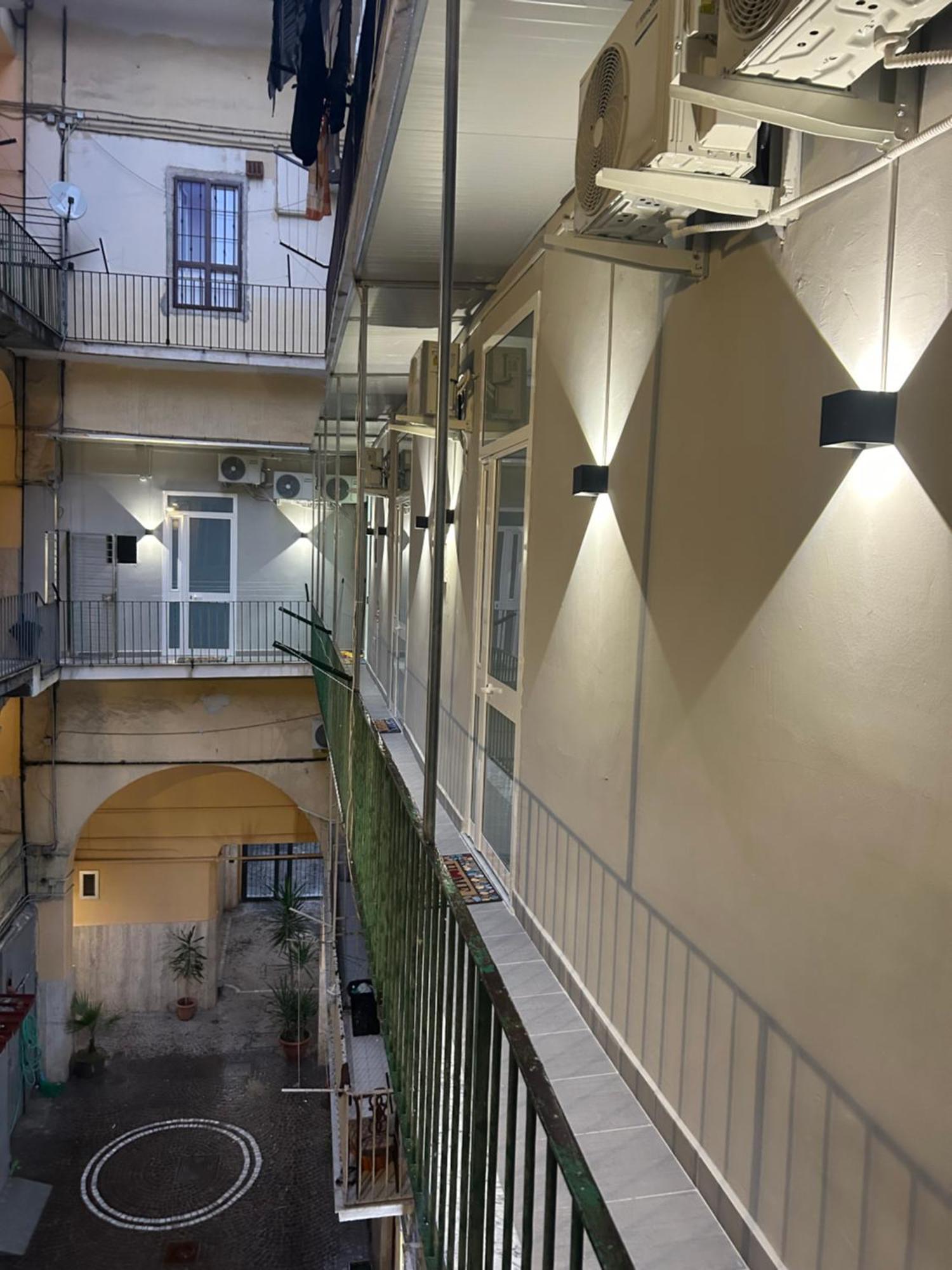 Valentino Caracciolo 105 Apartment Naples Luaran gambar
