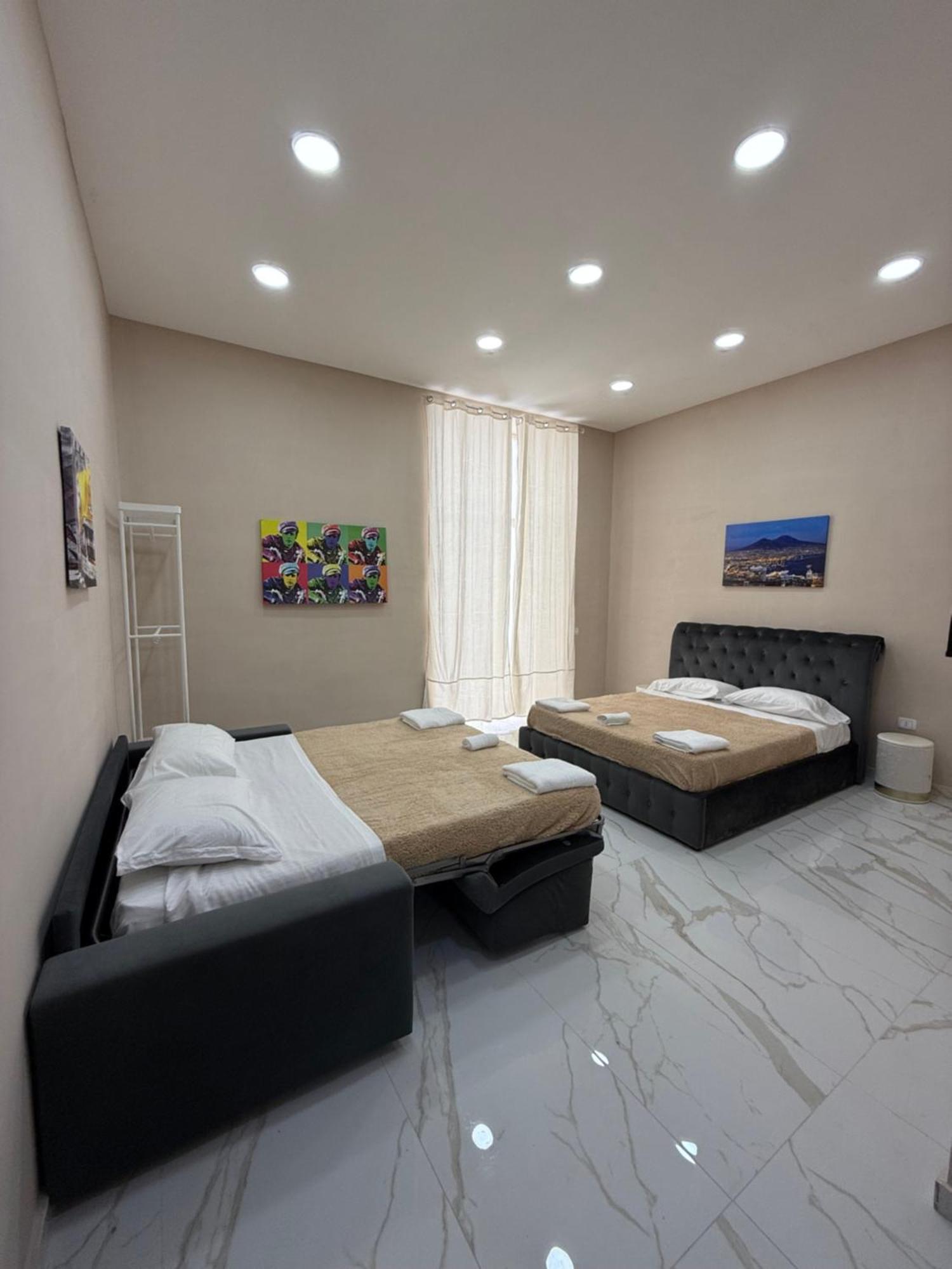 Valentino Caracciolo 105 Apartment Naples Luaran gambar