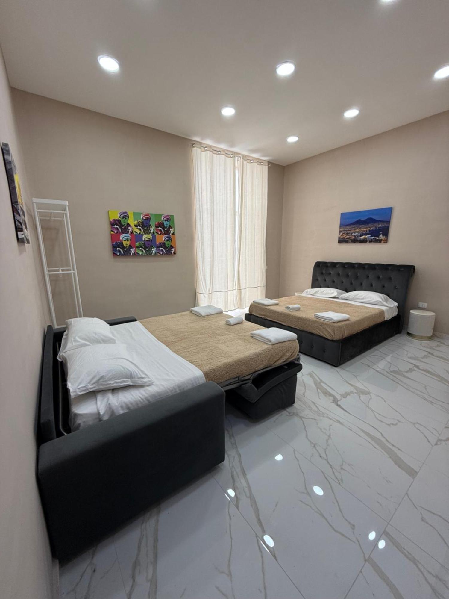 Valentino Caracciolo 105 Apartment Naples Luaran gambar