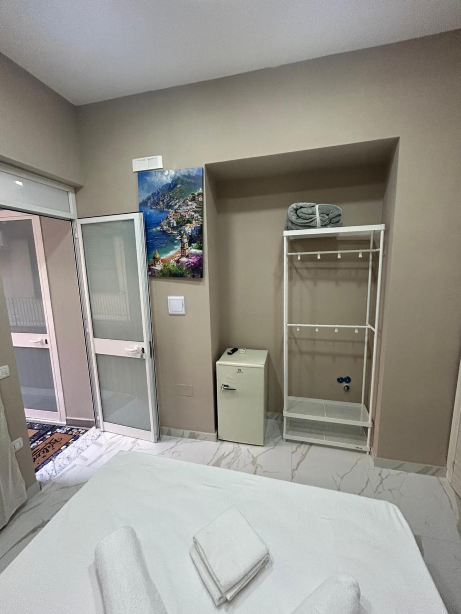 Valentino Caracciolo 105 Apartment Naples Luaran gambar