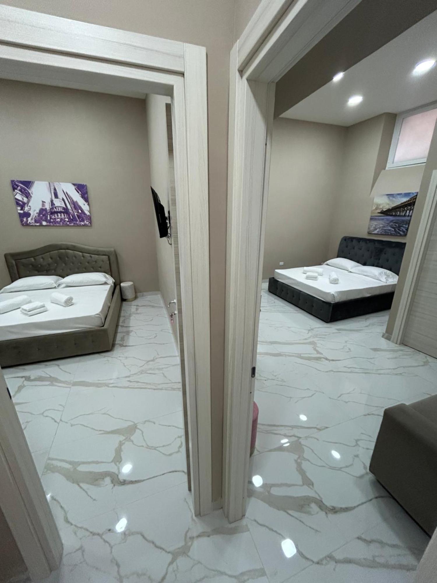 Valentino Caracciolo 105 Apartment Naples Luaran gambar