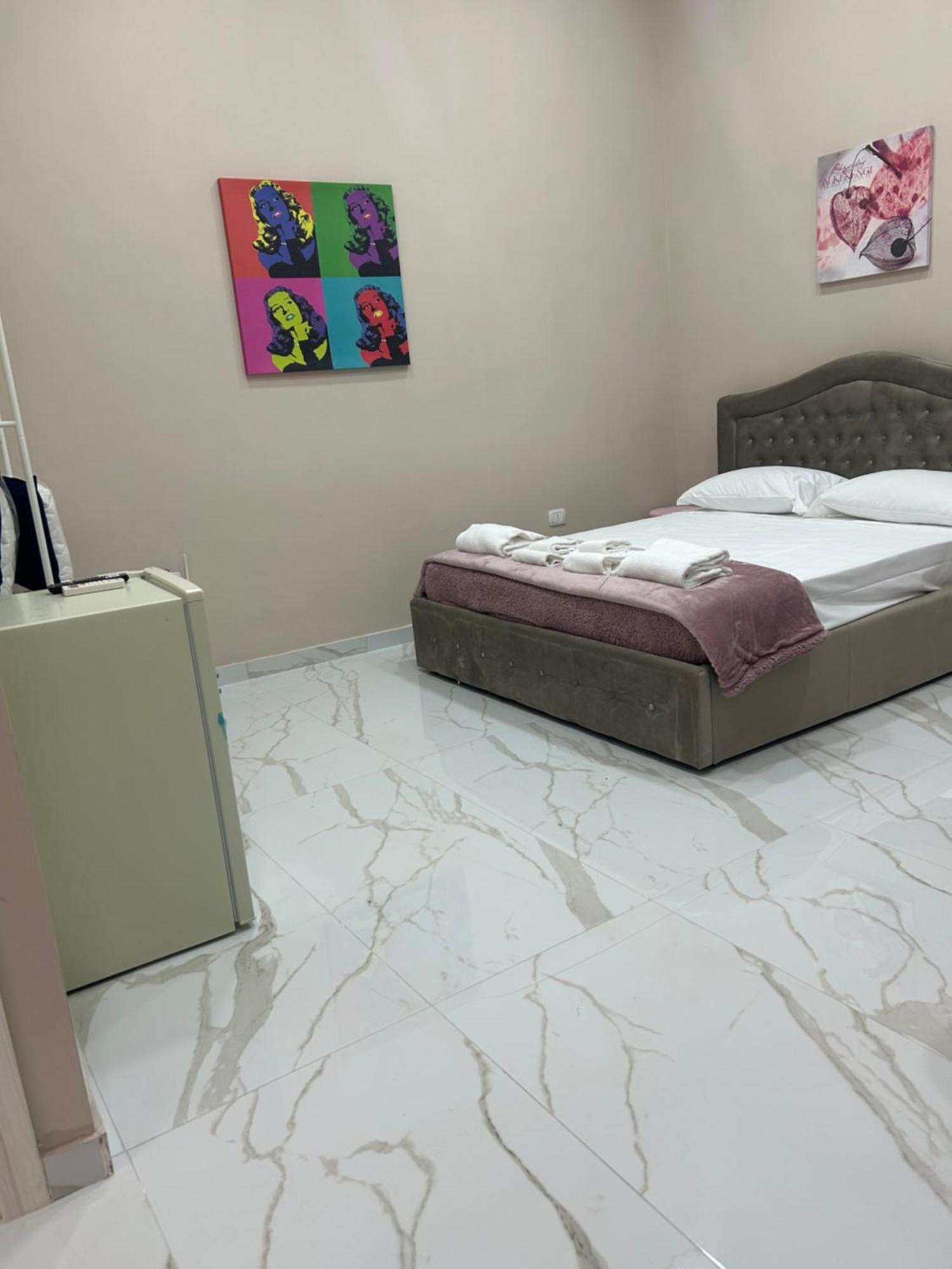 Valentino Caracciolo 105 Apartment Naples Luaran gambar