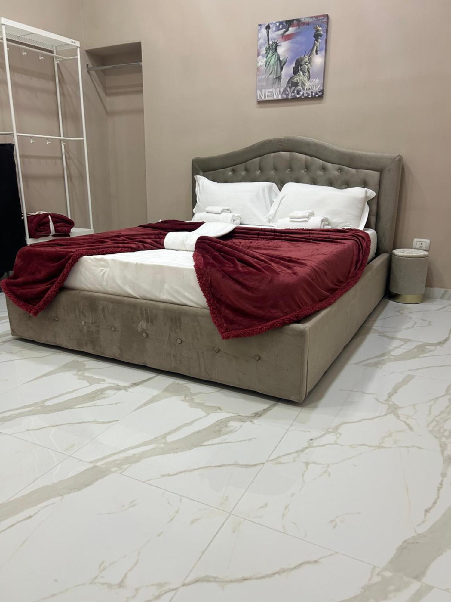 Valentino Caracciolo 105 Apartment Naples Luaran gambar