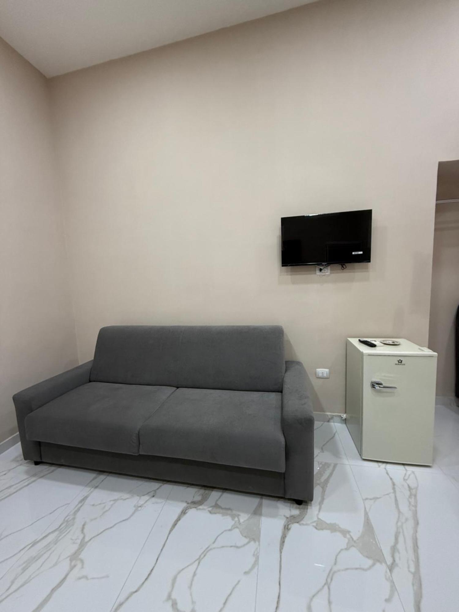 Valentino Caracciolo 105 Apartment Naples Luaran gambar