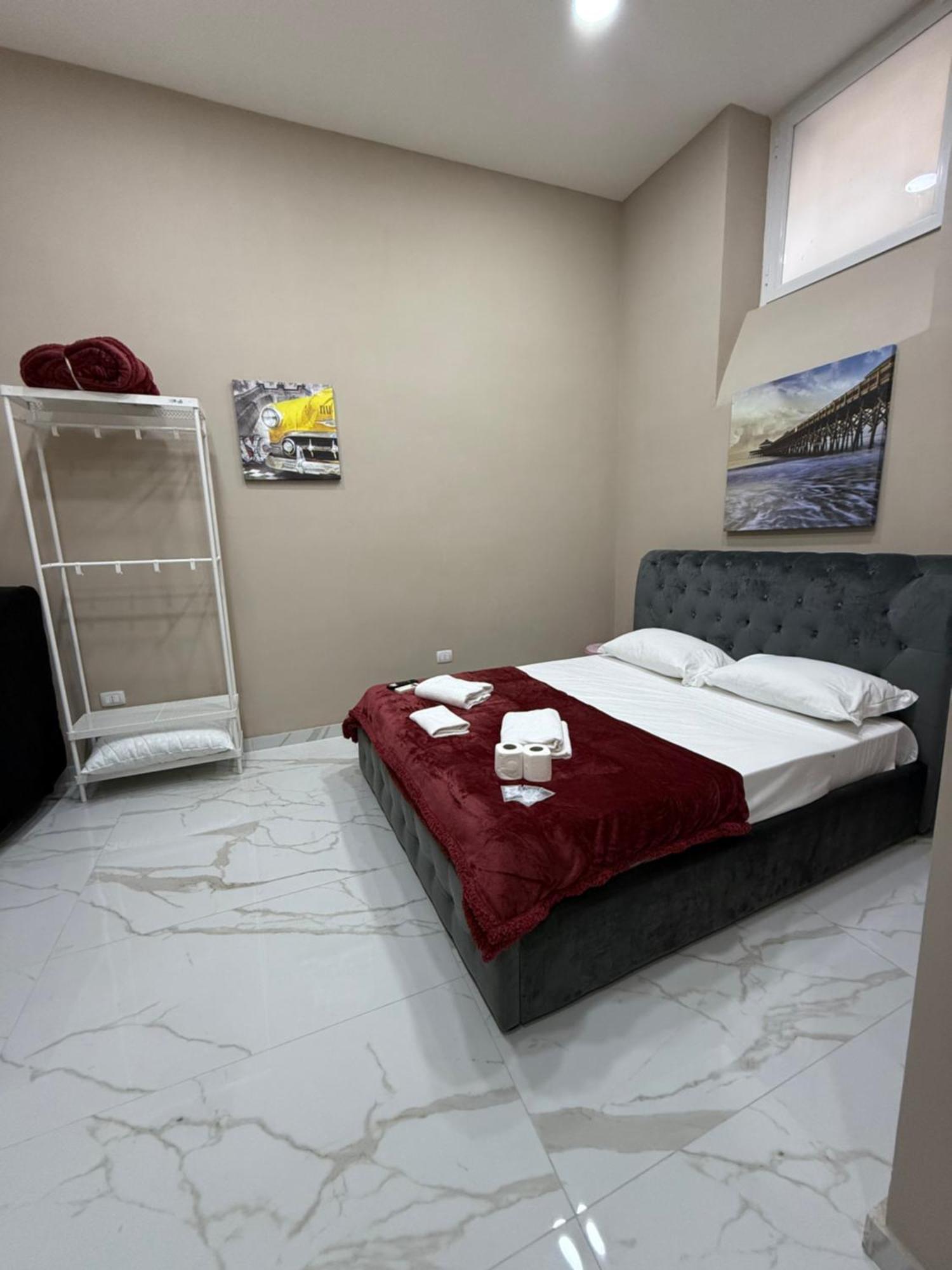 Valentino Caracciolo 105 Apartment Naples Luaran gambar