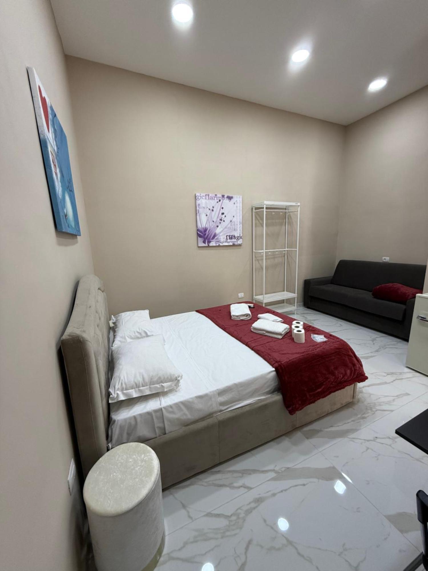 Valentino Caracciolo 105 Apartment Naples Luaran gambar