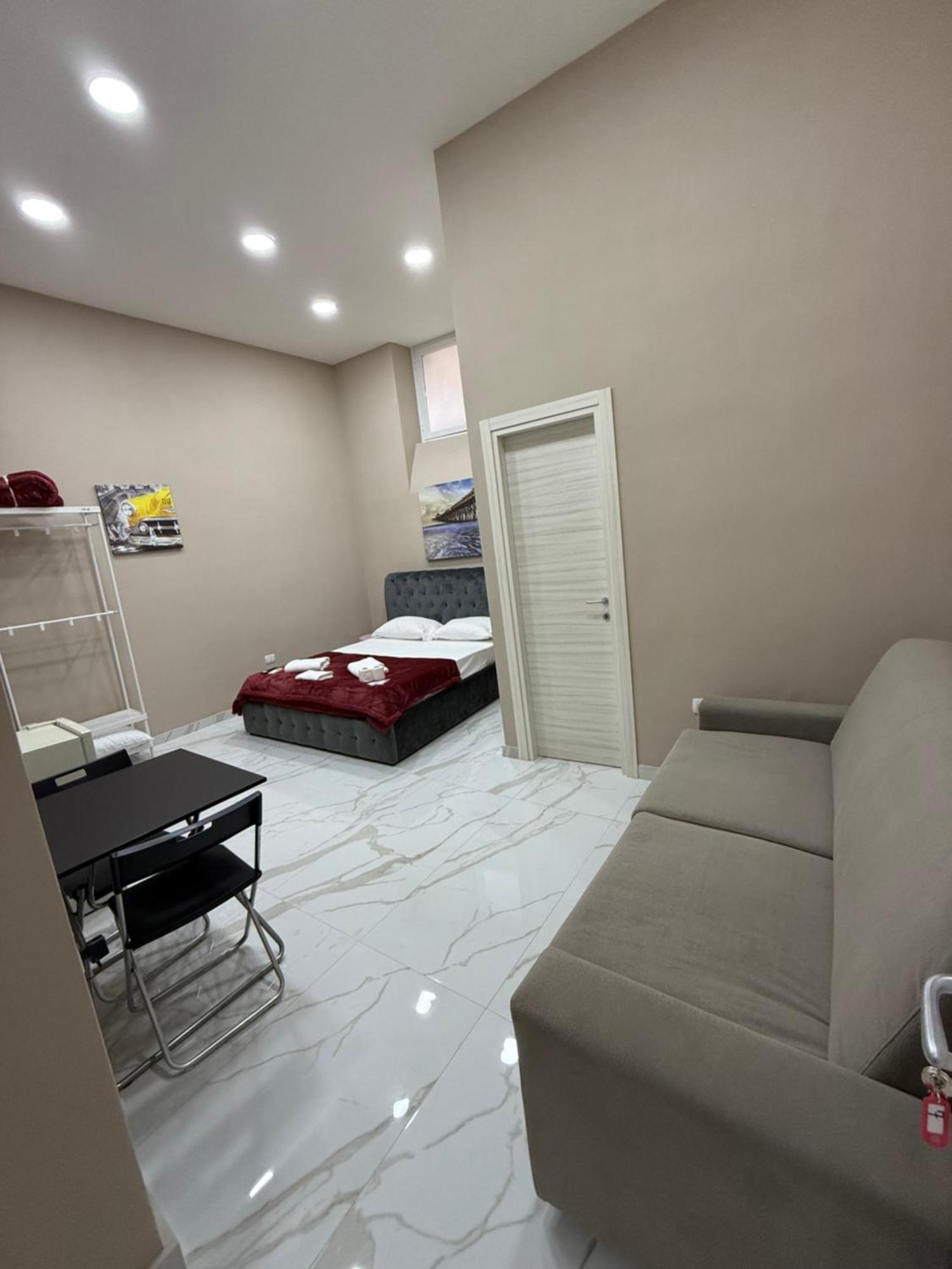 Valentino Caracciolo 105 Apartment Naples Luaran gambar